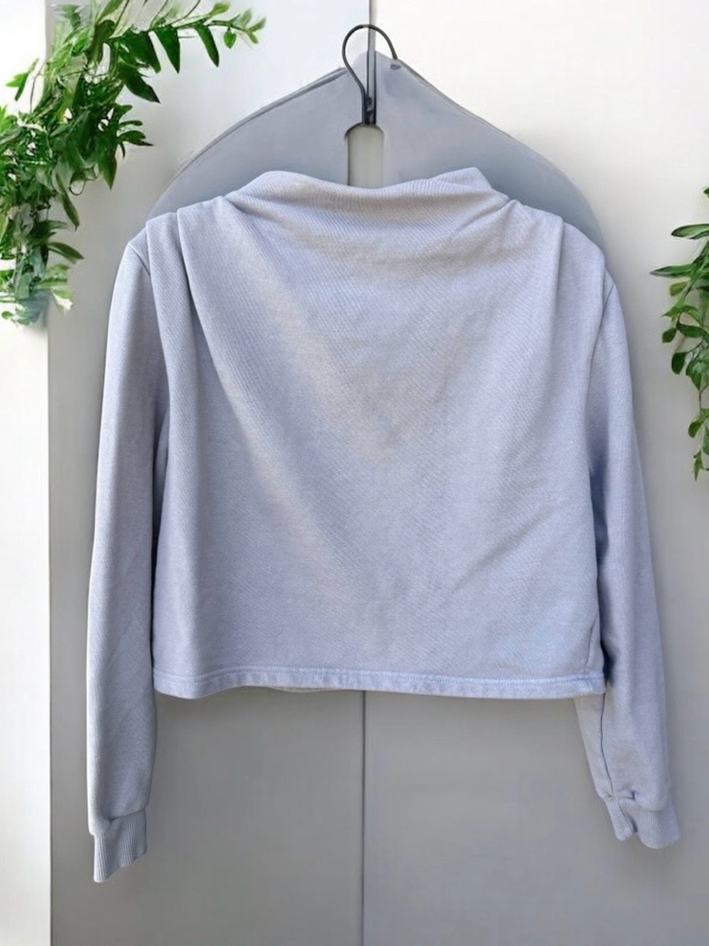 Zara Mock Neck Cropped Sweatshirt Small